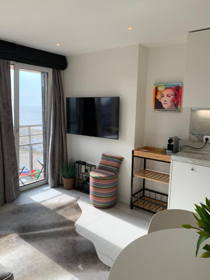 Luxe Studio/Suite Met Zeezicht En Volle Zon クノック・ヘイスト エクステリア 写真